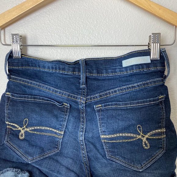 3/$20 Levis Denizen High Rise Shorts Size 0/2 - Picture 4 of 4